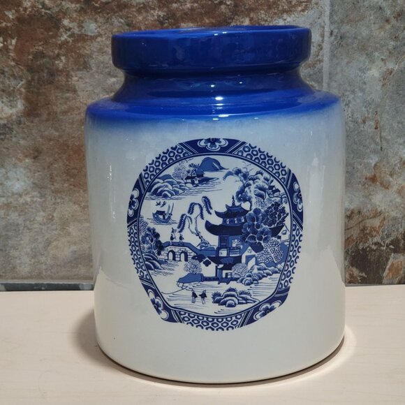 Vintage Blue Willow Canister with Lid Storage Jar Large - Picture 1 of 11